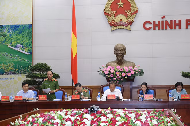 Thứ trưởng Lê Quý Vương phát biểu tại hội nghị, sáng 9-8. Thứ trưởng Lê Quý Vương phát biểu tại hội nghị, sáng 9-8.