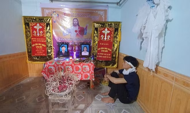 Em Thái Bá N., bàng hoàng chỉ sau một buổi sáng đã mất cả bố lẫn mẹ.