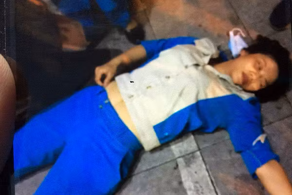 Chị Thanh bị hành hung đến ngất xỉu.