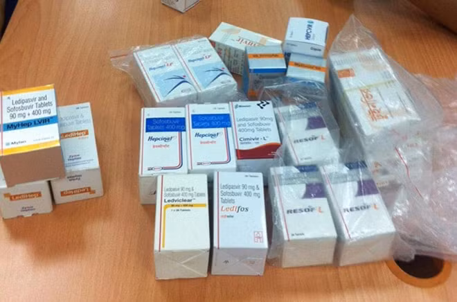 Thuốc điều trị viêm gan B,C không rõ nguồn gốc thu giữ tại nhà Xuyến.