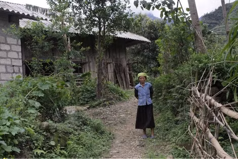 Cuộc sống của người dân vẫn bấp bênh, không ổn định. Cuộc sống của người dân vẫn bấp bênh, không ổn định.