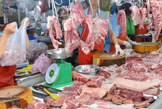 Bộ NN&PTNT khẳng định, nguồn cung thịt lợn dịp Tết Nguyên đán không thiếu và không đột biến về giá.