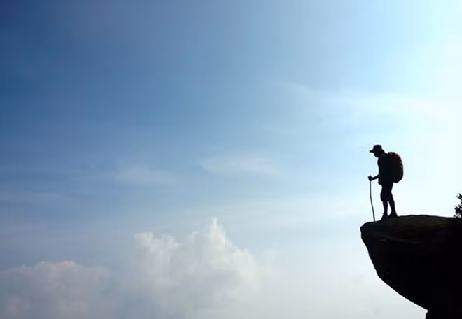 Trên mỏm đá đầu Rùa ở Tà Xùa.