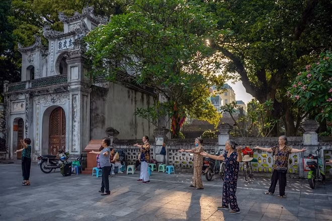Việt Nam đã không còn giãn cách xã hội như trước, và đã trở lại trạng thái “bình thường mới”...