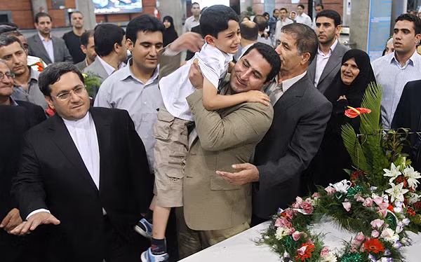 Shahram Amiri khi mới trở về Iran sau thời gian ở Mỹ.
