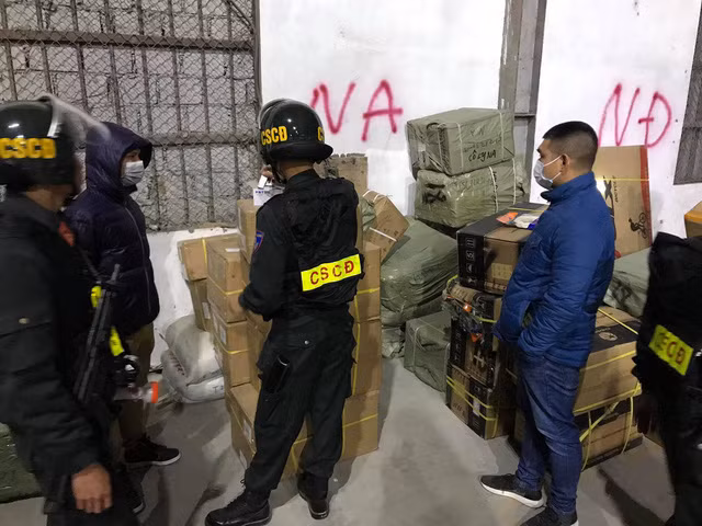 Lực lượng chức năng vừa phát hiện vụ buôn lậu quy mô lớn tại Quảng Ninh Lực lượng chức năng vừa phát hiện vụ buôn lậu quy mô lớn tại Quảng Ninh