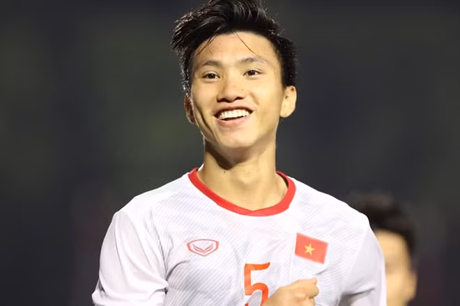 Đoàn Văn Hậu toả sáng tại SEA Games 30. Ảnh: H.P
