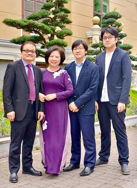 Gia đình nghệ sĩ Lưu Hồng Quang.