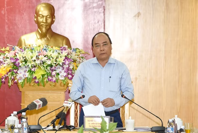 Thủ tướng Nguyễn Xuân Phúc phát biểu chỉ đạo tại cuộc làm việc với Công ty TNHH Formosa Hưng Nghiệp Hà Tĩnh (FHS). Ảnh: VGP/Quang Hiếu