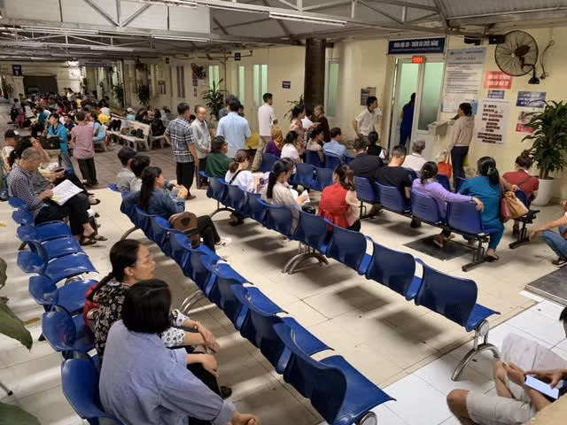 Người dân có thẻ BHYT được bảo đảm quyền lợi khi đi khám, chữa bệnh