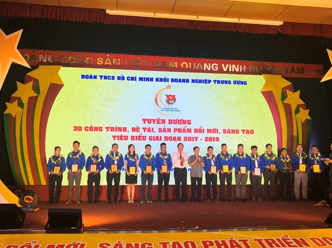 Sản phẩm "Hệ thống thanh toán hóa đơn Billpayment" của Đoàn thanh niên Agribank vinh dự là một trong mười sản phẩm tiêu biểu trong 30 Công trình đề tài, sản phẩm đổi mới, sáng tạo tiêu biểu giai đoạn 2017-2019