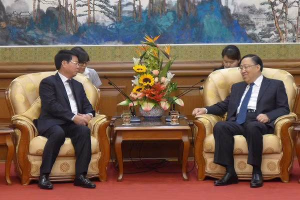 Thứ trưởng Bùi Văn Nam cùng Bộ trưởng Bộ An ninh Quốc gia Trung Quốc Cảnh Huệ Xương.