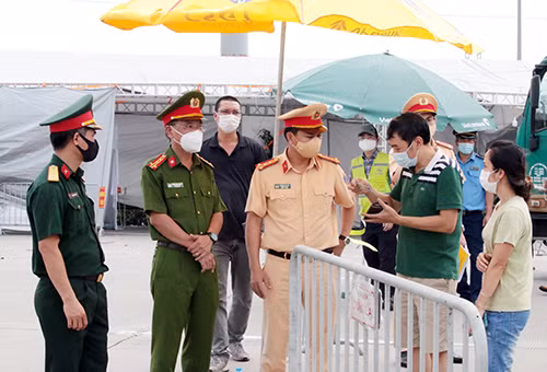 Lực lượng làm nhiệm vụ tại chốt Pháp Vân - Cầu Giẽ