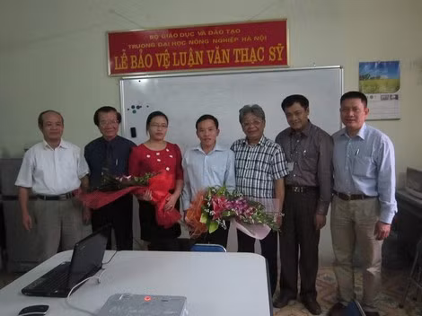 Giàng Seo Châu là Thạc sĩ đầu tiên của Si Ma Cai.