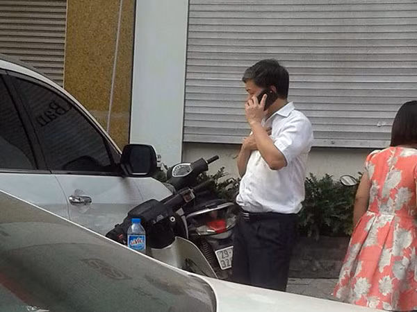 Tài xế ô tô gây tai nạn.