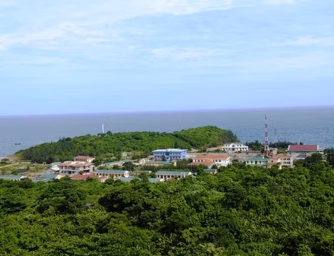 Cồn Cỏ giữa trùng khơi. Cồn Cỏ giữa trùng khơi.