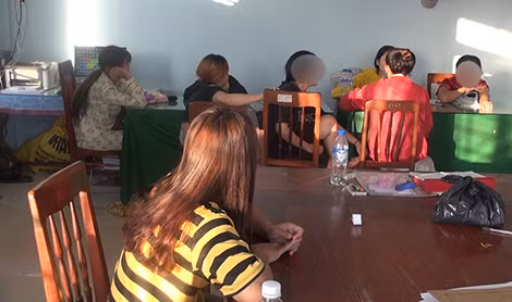 Các nữ nhân viên được giải cứu khỏi "động quỷ"