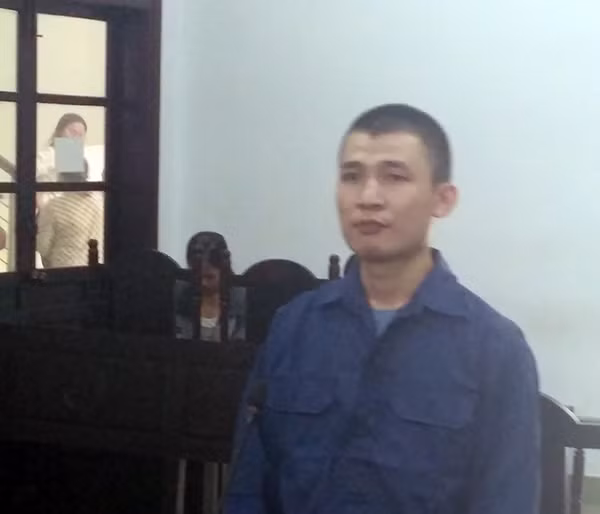 Bị cáo Nguyễn Hoàng Long tại tòa.