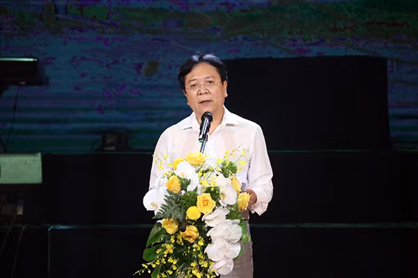 NSND Vương Duy Biên - Thứ trưởng Bộ Văn hóa, Thể thao và Du lịch, Trưởng Ban Chỉ đạo Liên hoan phát biểu bế mạc.
