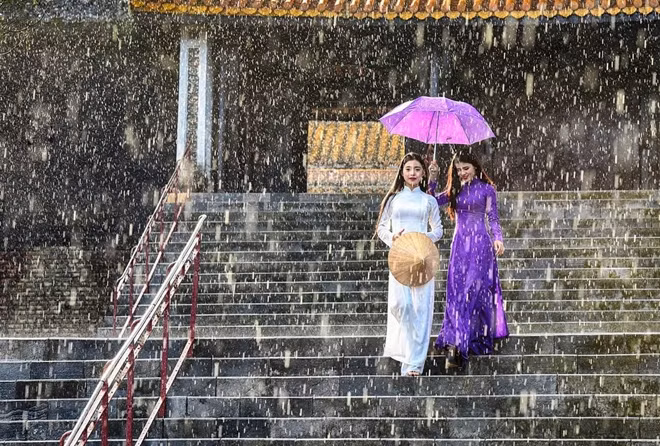 Mưa giông từ Nam ra Bắc.