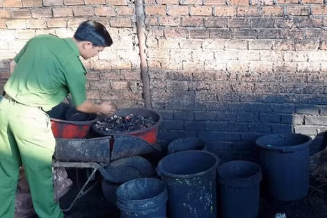 Kiểm tra cơ sở chế biến cà phê bằng cách nhuộm pin ở Đắc Lăk. Kiểm tra cơ sở chế biến cà phê bằng cách nhuộm pin ở Đắc Lăk.