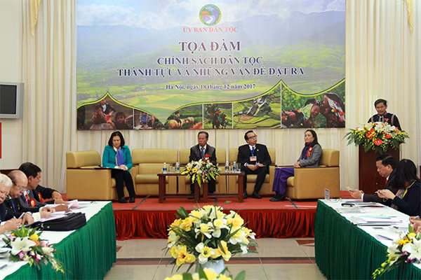 Quang cảnh buổi tọa đàm.