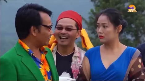 NSND Trung Hiếu khẳng định, “Đại gia chân đất 8” không có nhiều cảnh “nóng”. NSND Trung Hiếu khẳng định, “Đại gia chân đất 8” không có nhiều cảnh “nóng”.