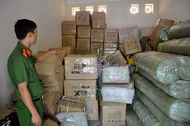Hàng hóa do Công an huyện Tiên Yên thu giữ