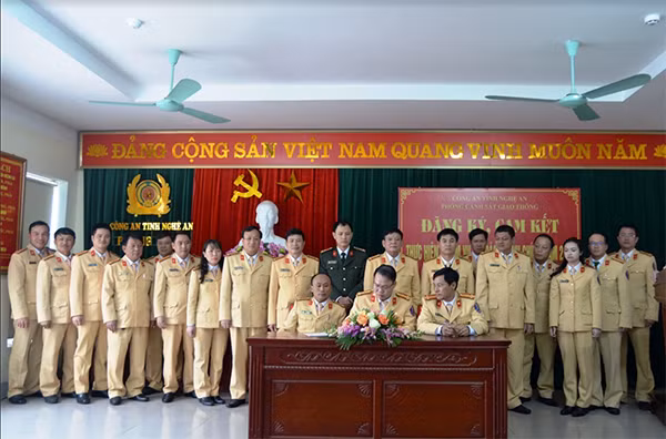 Các Trạm, Đội công tác ký cam kết thực hiện nhiệm vụ cải cách hành chính năm 2019