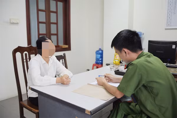 Gia đình nạn nhân đến trình báo vụ việc tại Phòng Cảnh sát Hình sự Công an tỉnh Bắc Giang