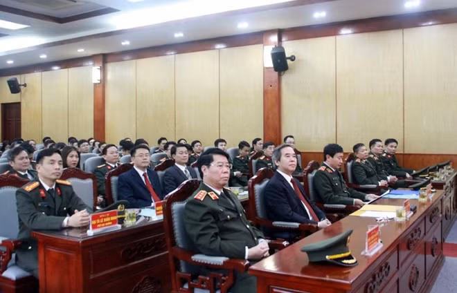 Đồng chí Nguyễn Văn Bình và Thứ trưởng Bùi Văn Nam dự buổi làm việc