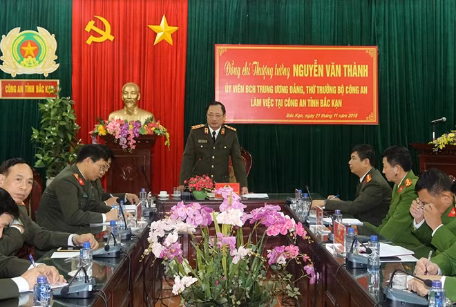 Thứ trưởng Nguyễn Văn Thành phát biểu tại buổi làm việc.