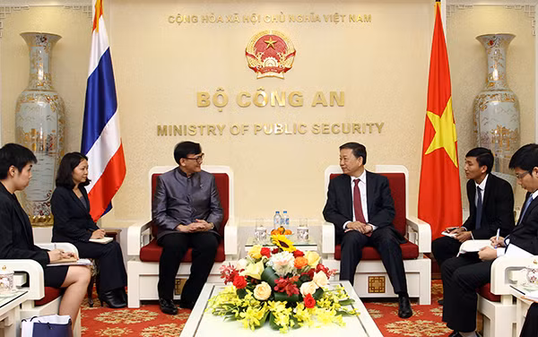 Bộ trưởng Tô Lâm và Đại sứ Manopchai Vongphakdi.