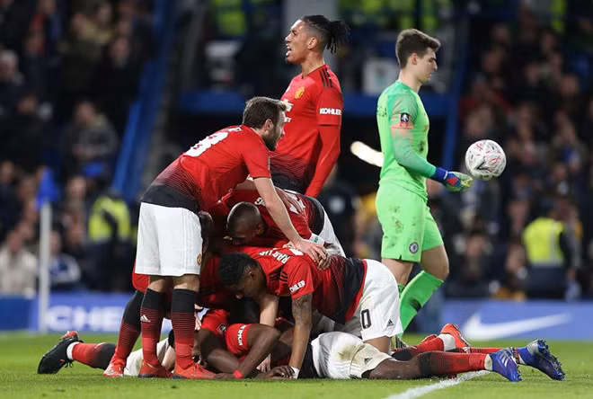Paul Pogba tỏa sáng giúp MU vùi dập Chelsea ảnh 1