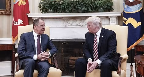 Tổng thống Mỹ Donald Trump tiếp Ngoại trưởng Nga Sergei Lavrov tại Nhà Trắng. Tổng thống Mỹ Donald Trump tiếp Ngoại trưởng Nga Sergei Lavrov tại Nhà Trắng.