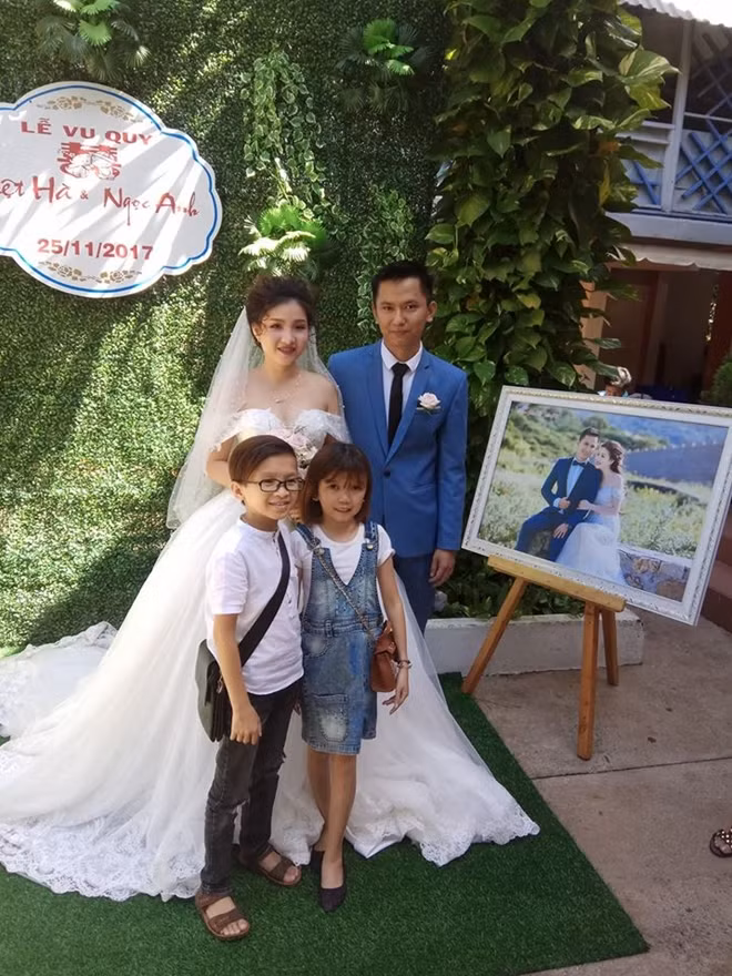 Hùng và bạn gái có chung hoàn cảnh với mình.