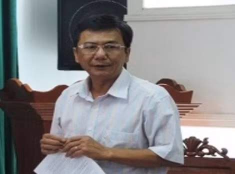 Ông Lê Tấn Thảo – nguyên Phó chủ tịch UBND thị xã Đông Hòa. Ông Lê Tấn Thảo – nguyên Phó chủ tịch UBND thị xã Đông Hòa.