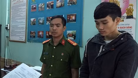 Nguyễn Hùng Dương (22 tuổi, quê Triệu Long, Triệu Phong, Quảng Trị) đã lấy cắp hơn 100 tài khoản Facebook, lừa hàng trăm người, số tiền lên tới 2,1 tỷ đồng Nguyễn Hùng Dương (22 tuổi, quê Triệu Long, Triệu Phong, Quảng Trị) đã lấy cắp hơn 100 tài khoản Facebook, lừa hàng trăm người, số tiền lên tới 2,1 tỷ đồng