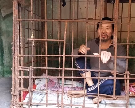 Đã hơn 20 năm ông Hiến sống trong cảnh vô thức.