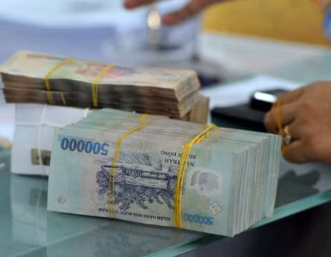 Ngân hàng Nhà nước khẳng định việc thay đổi mệnh giá tiền của một số nước trên thế giới vừa qua không ảnh hưởng và không liên quan đến sự ổn định của đồng tiền Việt Nam. Ngân hàng Nhà nước khẳng định việc thay đổi mệnh giá tiền của một số nước trên thế giới vừa qua không ảnh hưởng và không liên quan đến sự ổn định của đồng tiền Việt Nam.