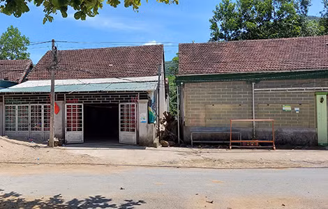 Ngôi nhà của Vi Văn Duyên được xây dựng kiên cố để bán ma túy