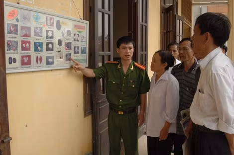 Tuyên truyền cho người dân hiểu rõ tác hại của các loại ma túy.