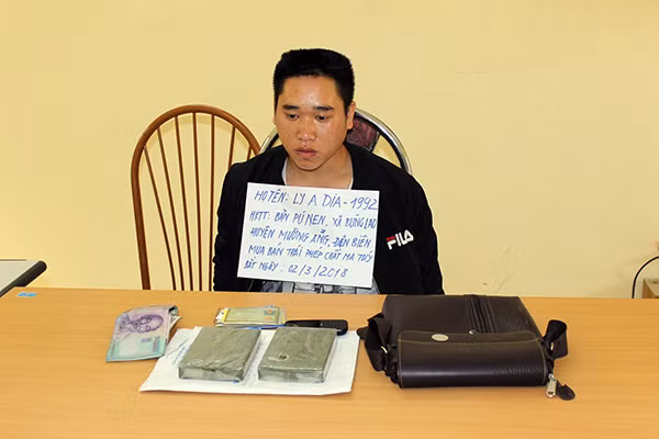 Đối tượng Ly A Dia cùng tang vật chuyên án Đối tượng Ly A Dia cùng tang vật chuyên án