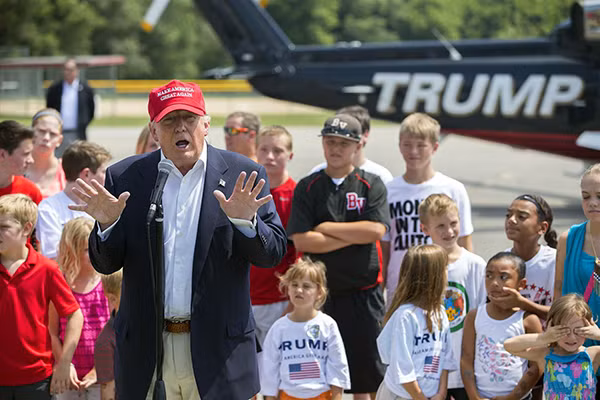 Tổng thống đắc cử Mỹ Donald Trump phát biểu tại bang Iowa hôm 9-12. Ảnh: NBC