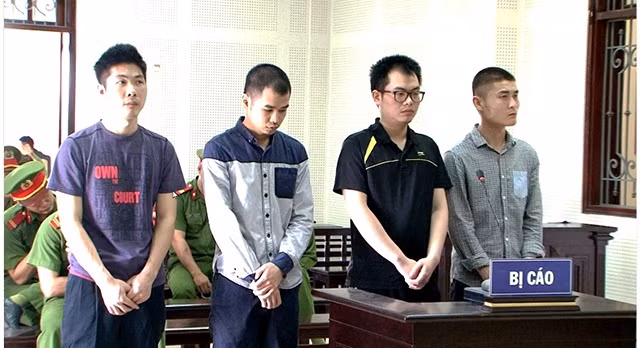 4 đối tượng người Trung Quốc bị đưa ra xét xử.