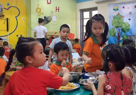Bữa ăn học đường phải đảm bảo vệ sinh an toàn thực phẩm ảnh 1