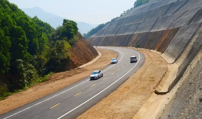 Tình trạng khan hiếm vật liệu có thể khiến việc thi công cao tốc Bắc - Nam chậm tiến độ.
