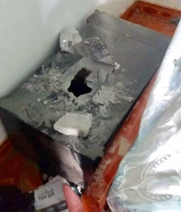 Két sắt tại nhà anh Tùng bị các đối tượng phá