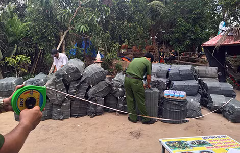 Tang vật một vụ buôn thuốc lá lậu tại xã Phước Chỉ, Trảng Bàng, Tây Ninh. Tang vật một vụ buôn thuốc lá lậu tại xã Phước Chỉ, Trảng Bàng, Tây Ninh.