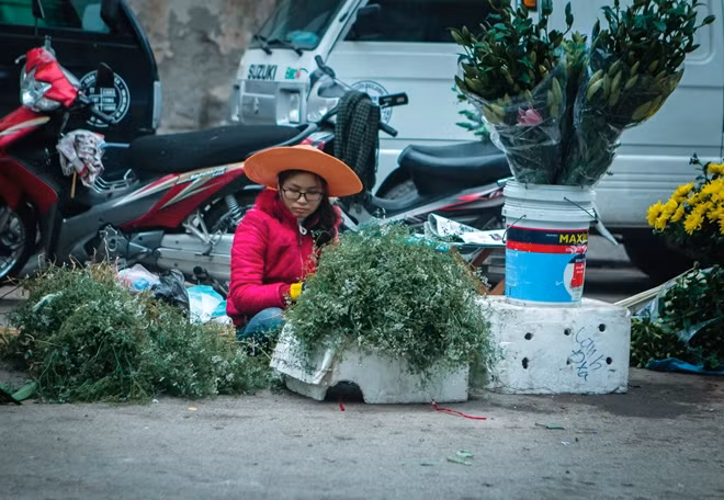 Theo quan niệm của người xưa, tắm nước mùi già vào ngày cuối cùng của năm, con người sẽ được "tẩy rửa" khỏi những điều không may trong năm cũ, sẵn sàng đón chờ một năm mới với nhiều niềm vui, hy vọng, mọi điều vạn sự như ý.